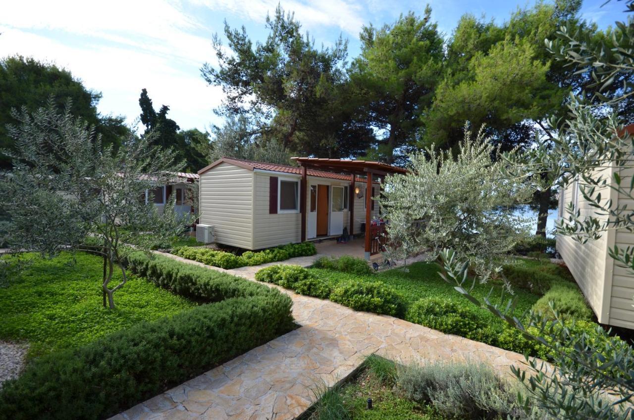 Kamp Rozac Otel Trogir Dış mekan fotoğraf
